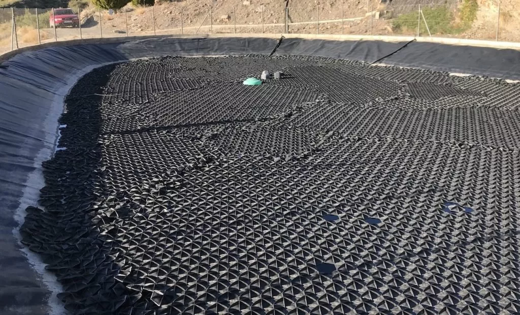 در جهان از چه روش‌هایی برای کاهش تبخیر آب سدها استفاده می‌شود؟